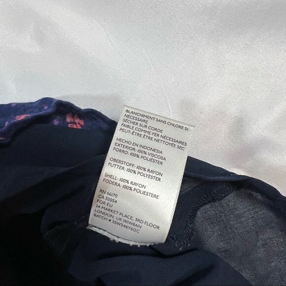 👗 UO Kimchi Blue Isabella Smocked Mini Floral Dress Navy Blue M - Picture 7 of 8